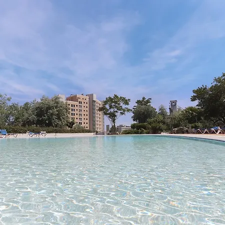 Park Swimming Pool By Homing Apartment