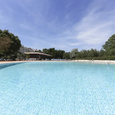 Park Swimming Pool By Homing Appartement